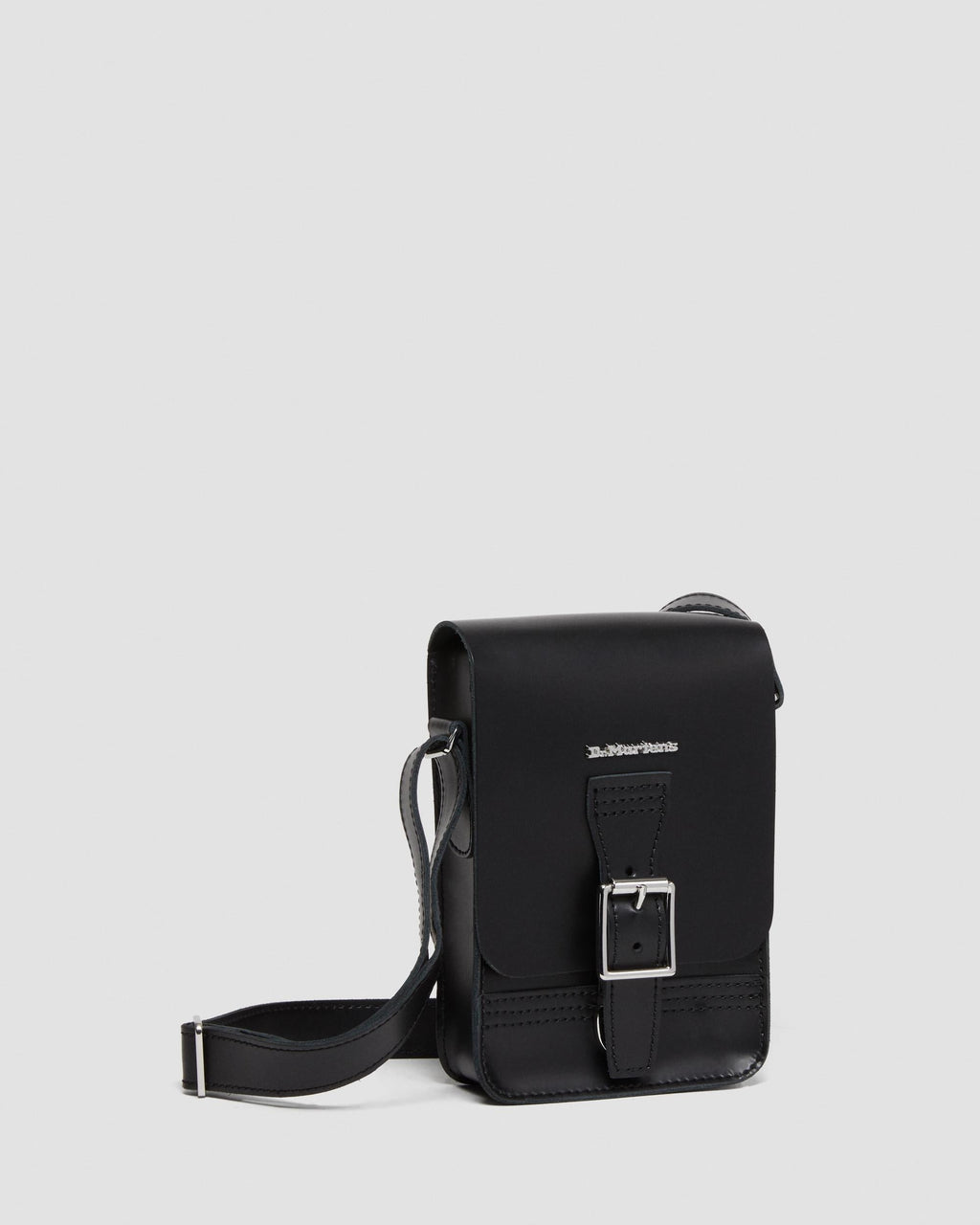 https://cdn.media.amplience.net/i/drmartens/AD055001.85.jpg