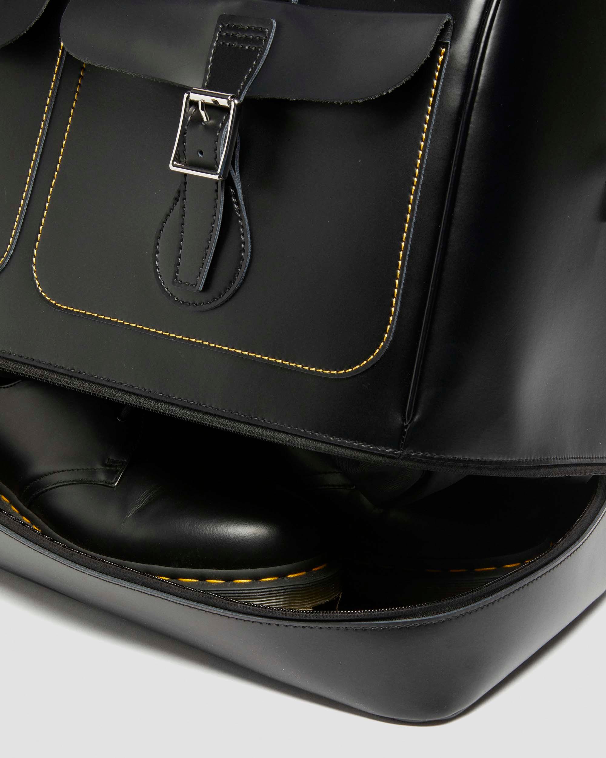 https://cdn.media.amplience.net/i/drmartens/AD108001.82.jpg